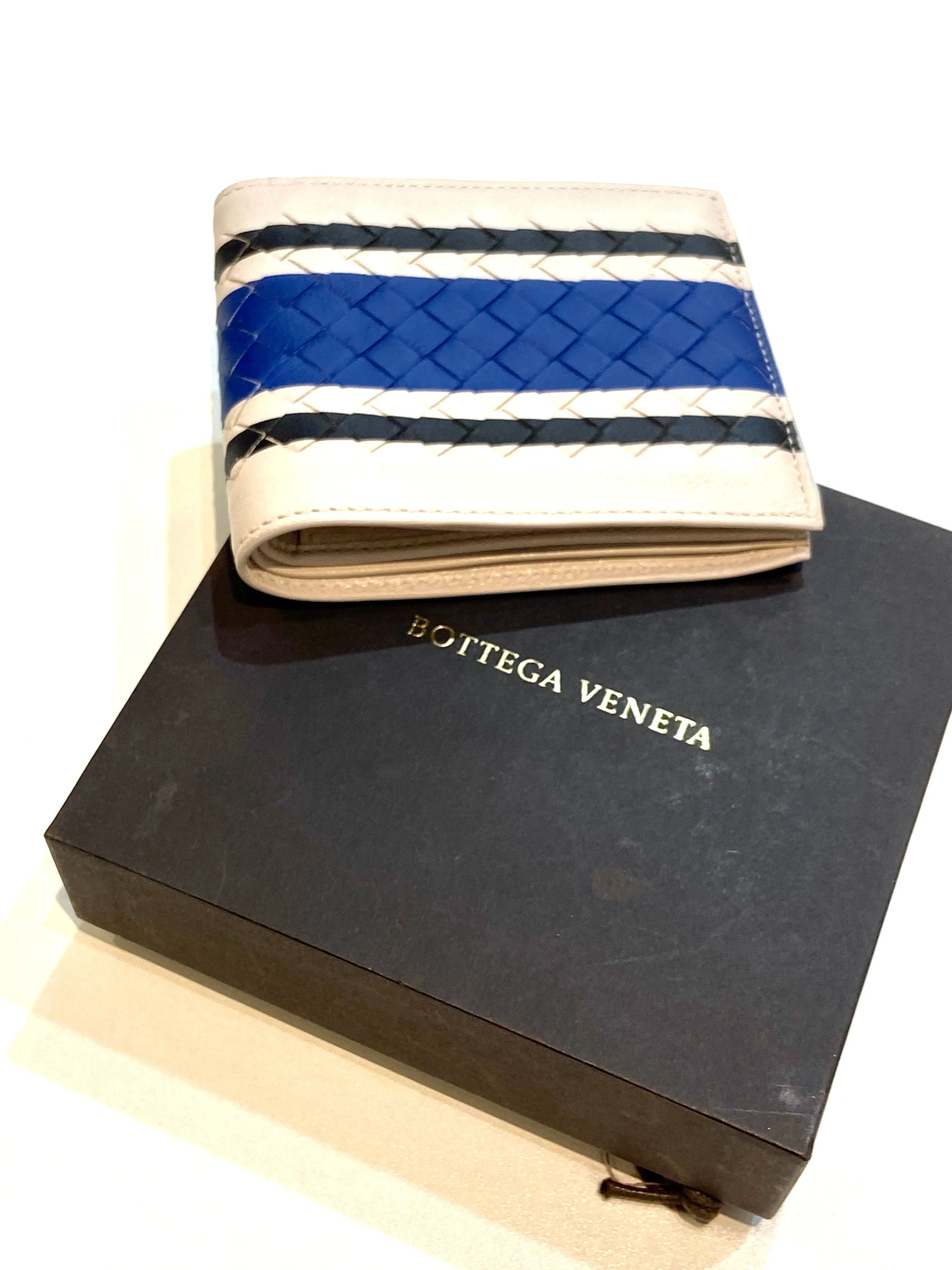 BOTTEGA VENETA INTRECCIATO LAMBSKIN BI-FOLD WALLET