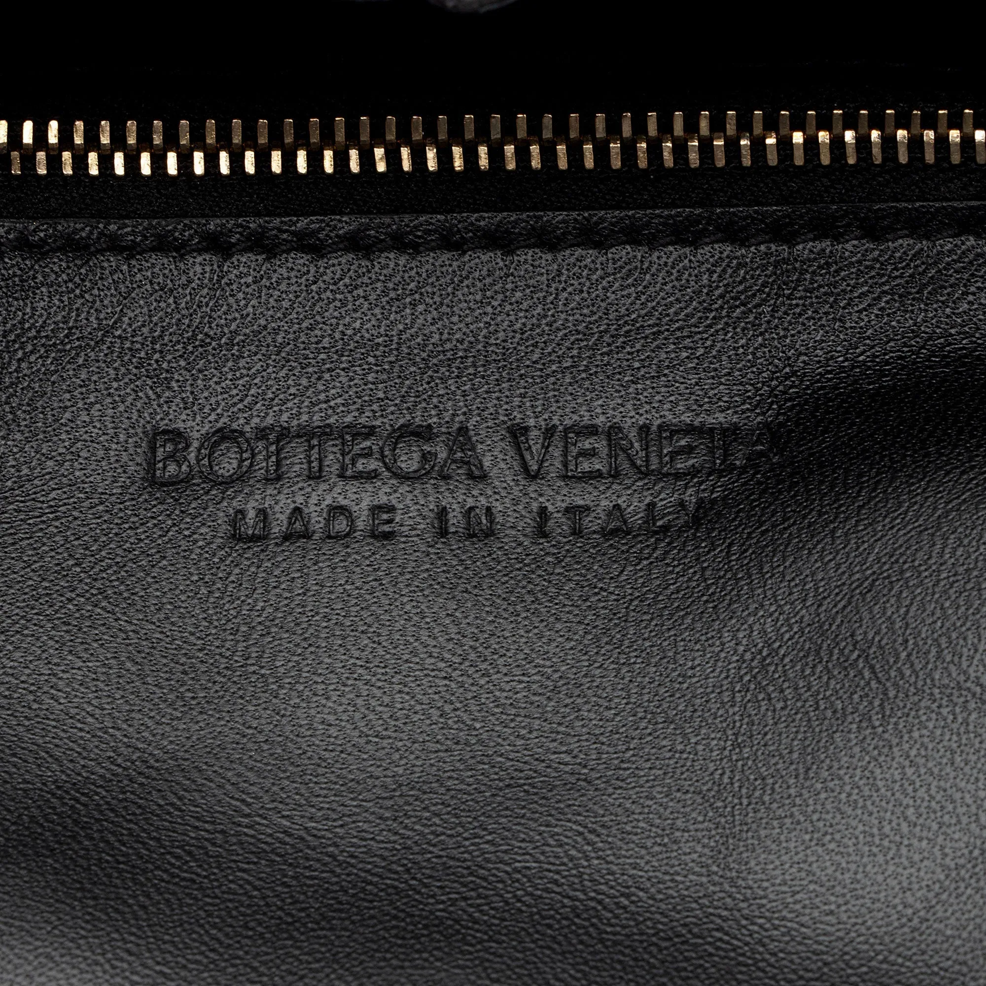 Bottega Veneta Lambskin Cassette Chain Maxi Shoulder Bag (SHF-xyxd6R)