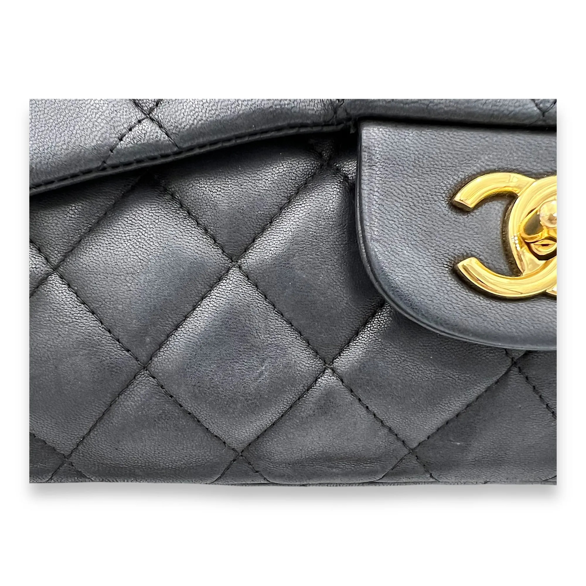 Classic Single Flap Jumbo Black Shoulder Bag in Lambskin, Gold hardware