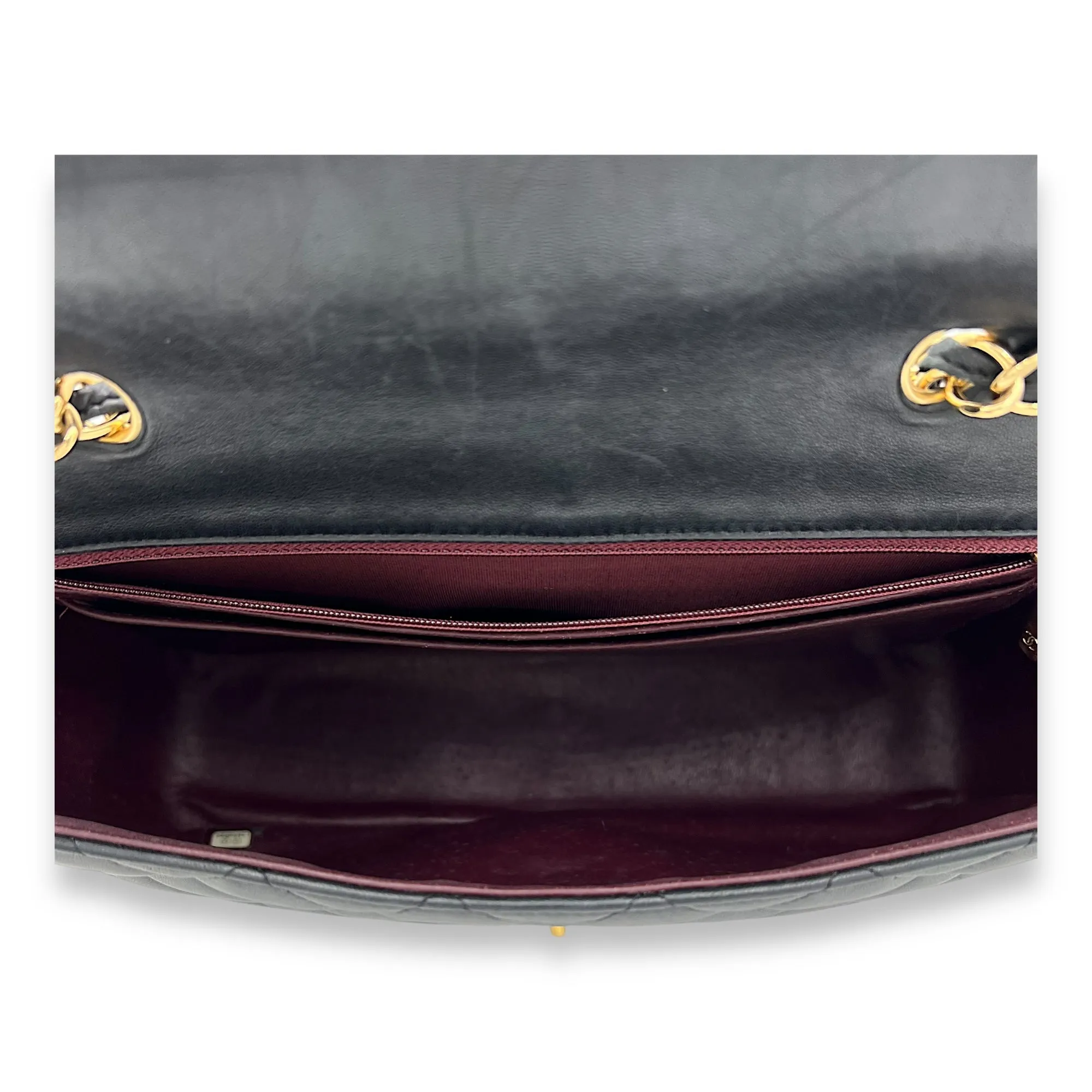 Classic Single Flap Jumbo Black Shoulder Bag in Lambskin, Gold hardware