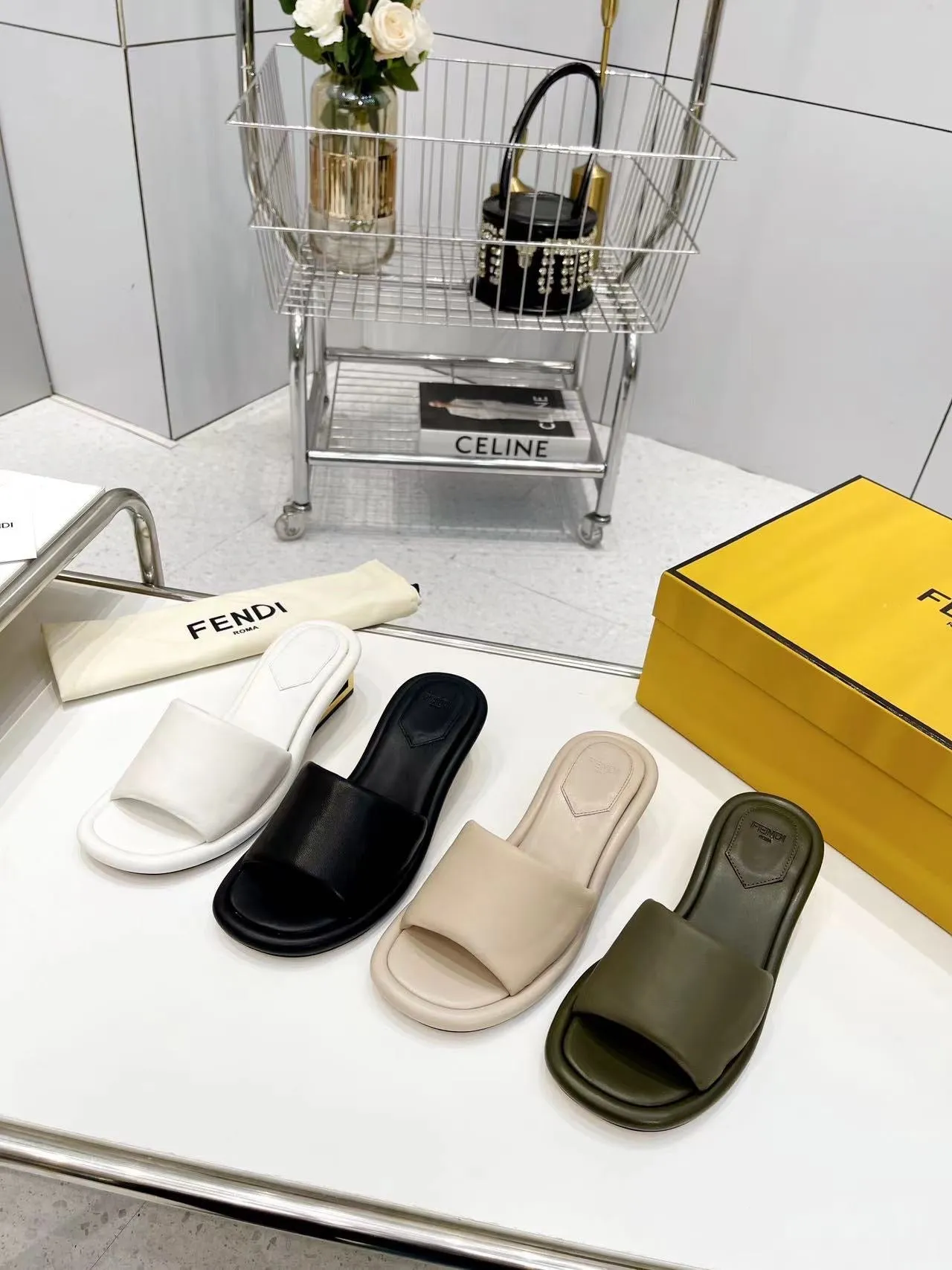 SE1047 Baguette Slides / Size5-10