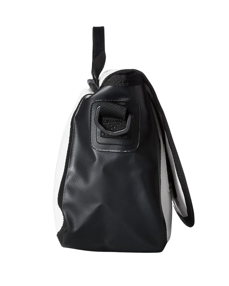 Stream Trail Clam Shoulder Bag