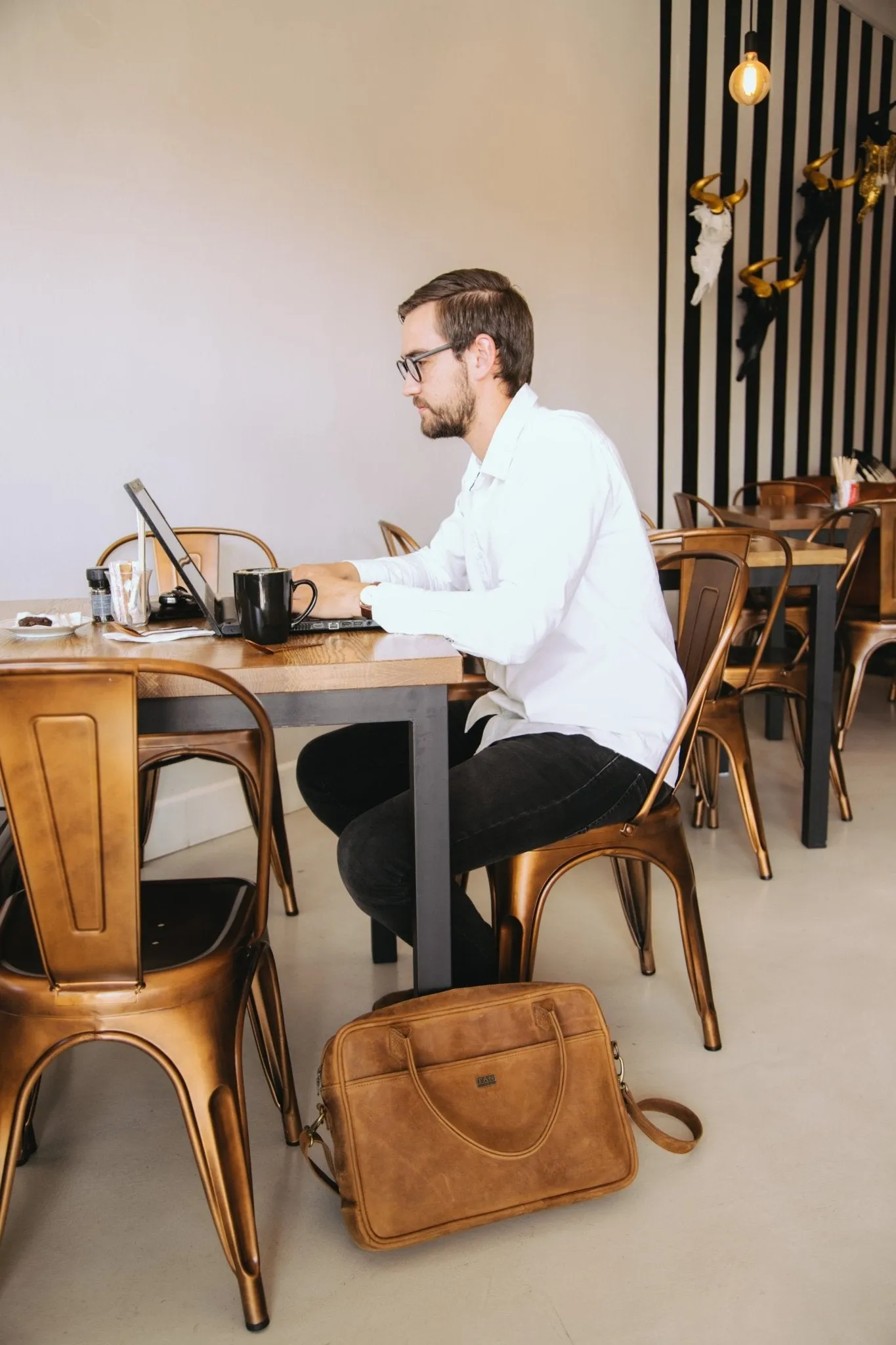 Tan Leather Goods - Bailey Laptop Bag | Toffee